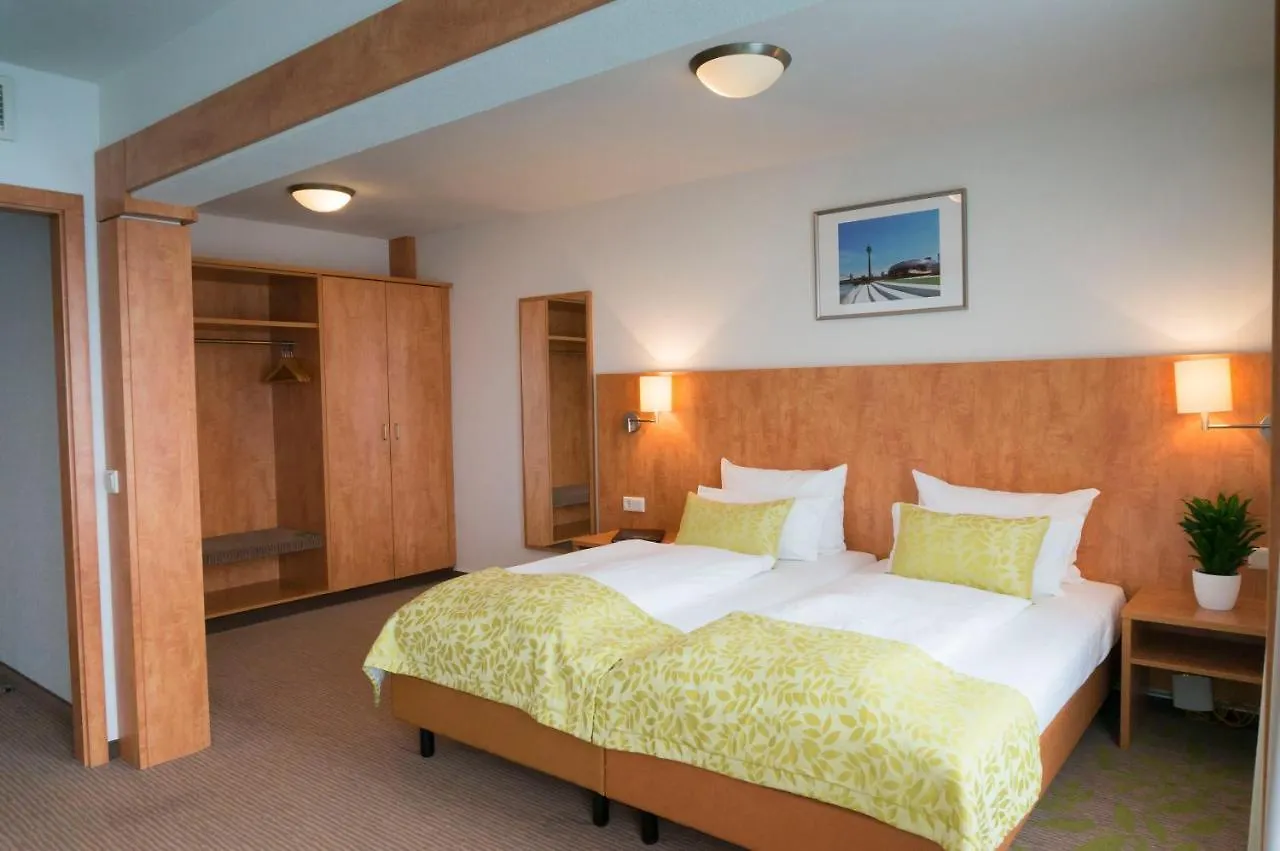 Hotel Mingarden Dusseldorf 4*,